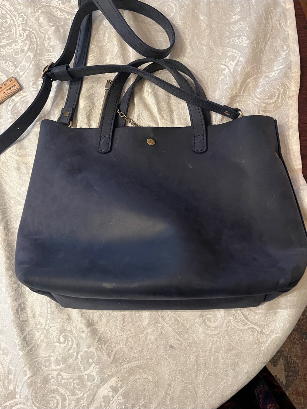 Portland Leather Navy Leather Shoulder Tote with Chain Accent Closure EUC LG - Picture 7 of 7